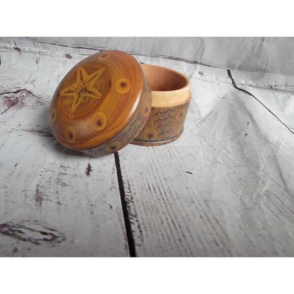 Wooden Carved Round Trinket Box - Picture 4 of 10